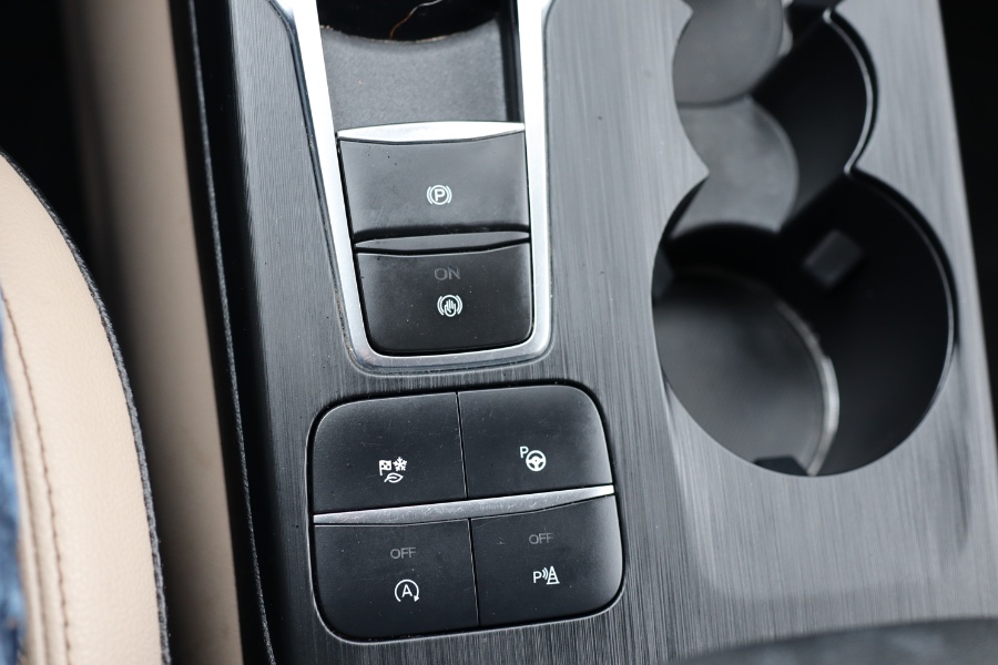 2020 Ford Escape Titanium AWD, available for sale in Jamaica, New York | Hillside Auto Mall Inc.. Jamaica, New York 2020 Ford Escape Titanium AWD, available for sale in Jamaica, New York | Hillside Auto Mall Inc.. Jamaica, New York