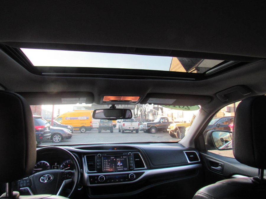 2015 Toyota Highlander XLE, available for sale in Worcester, Massachusetts | Hilario's Auto Sales Inc.. Worcester, Massachusetts 2015 Toyota Highlander XLE, available for sale in Worcester, Massachusetts | Hilario's Auto Sales Inc.. Worcester, Massachusetts