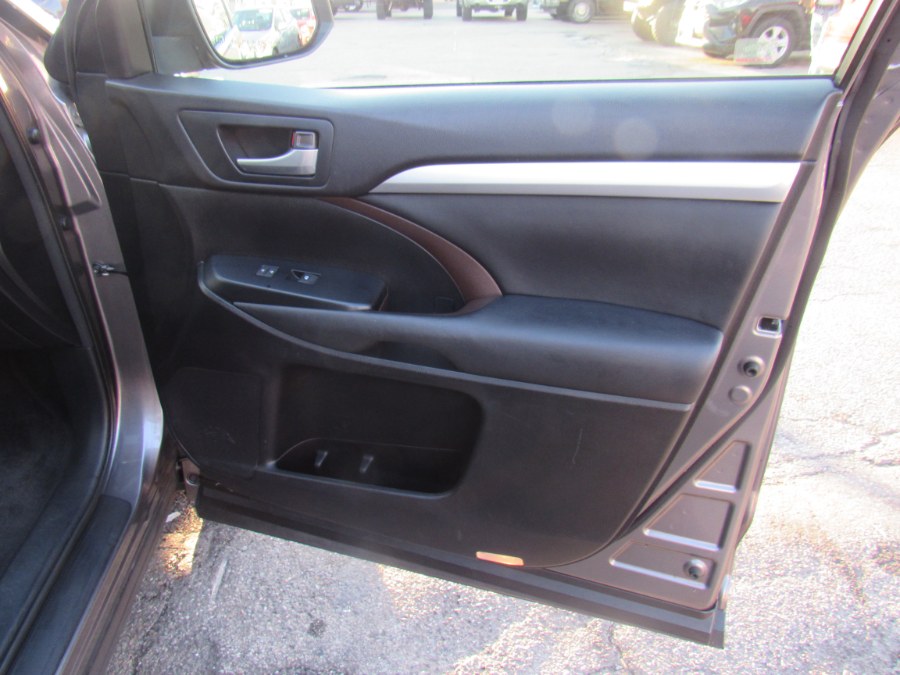 2015 Toyota Highlander XLE, available for sale in Worcester, Massachusetts | Hilario's Auto Sales Inc.. Worcester, Massachusetts 2015 Toyota Highlander XLE, available for sale in Worcester, Massachusetts | Hilario's Auto Sales Inc.. Worcester, Massachusetts