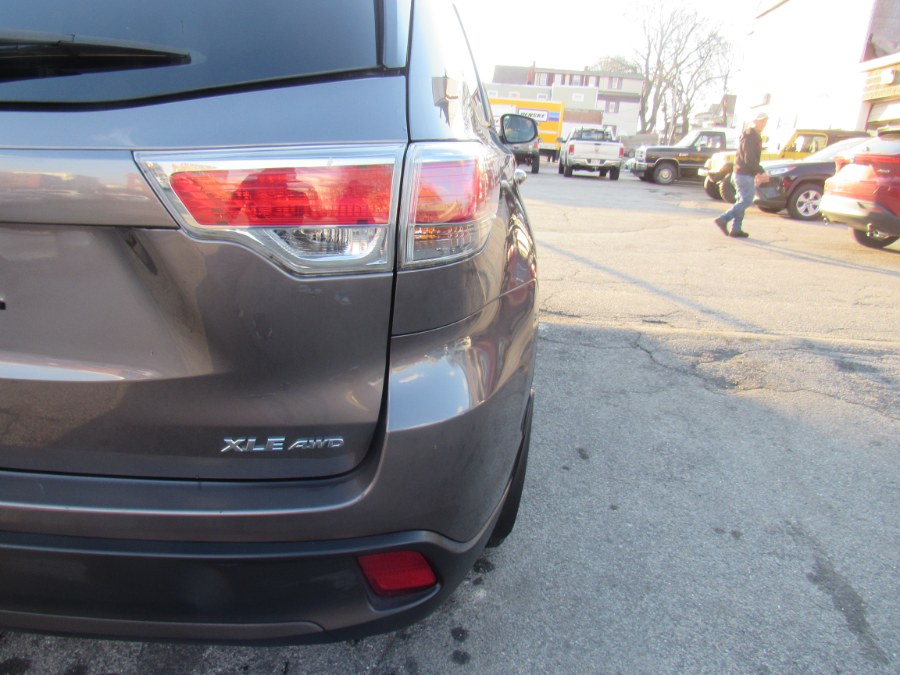 2015 Toyota Highlander XLE, available for sale in Worcester, Massachusetts | Hilario's Auto Sales Inc.. Worcester, Massachusetts 2015 Toyota Highlander XLE, available for sale in Worcester, Massachusetts | Hilario's Auto Sales Inc.. Worcester, Massachusetts