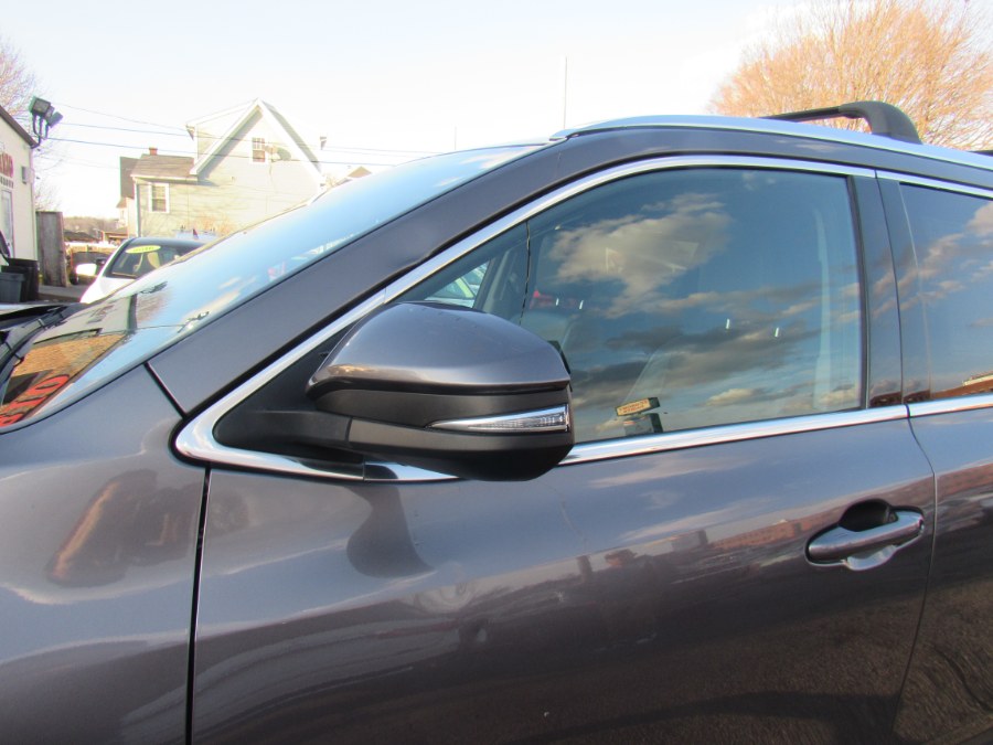 2015 Toyota Highlander XLE, available for sale in Worcester, Massachusetts | Hilario's Auto Sales Inc.. Worcester, Massachusetts 2015 Toyota Highlander XLE, available for sale in Worcester, Massachusetts | Hilario's Auto Sales Inc.. Worcester, Massachusetts