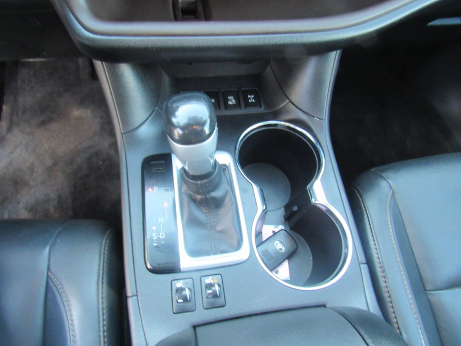 2015 Toyota Highlander XLE, available for sale in Worcester, Massachusetts | Hilario's Auto Sales Inc.. Worcester, Massachusetts 2015 Toyota Highlander XLE, available for sale in Worcester, Massachusetts | Hilario's Auto Sales Inc.. Worcester, Massachusetts