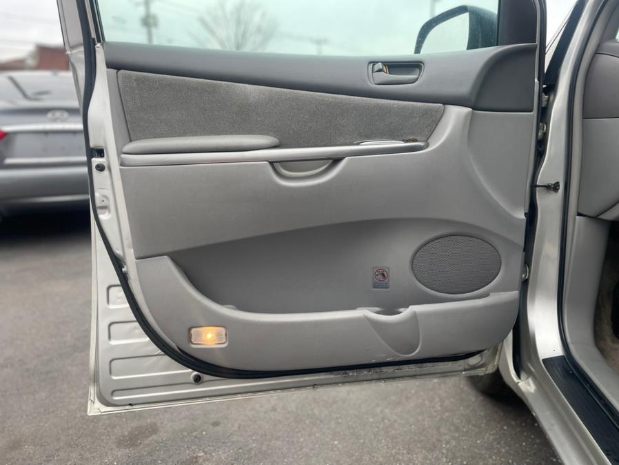 2009 Toyota Sienna CE FWD, available for sale in Rosedale, New York | Sunrise Auto Sales. Rosedale, New York 2009 Toyota Sienna CE FWD, available for sale in Rosedale, New York | Sunrise Auto Sales. Rosedale, New York