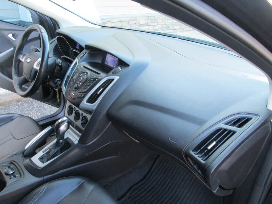 2013 Ford Focus 5dr HB SE, available for sale in Massapequa, New York | South Shore Auto Brokers & Sales. Massapequa, New York 2013 Ford Focus 5dr HB SE, available for sale in Massapequa, New York | South Shore Auto Brokers & Sales. Massapequa, New York
