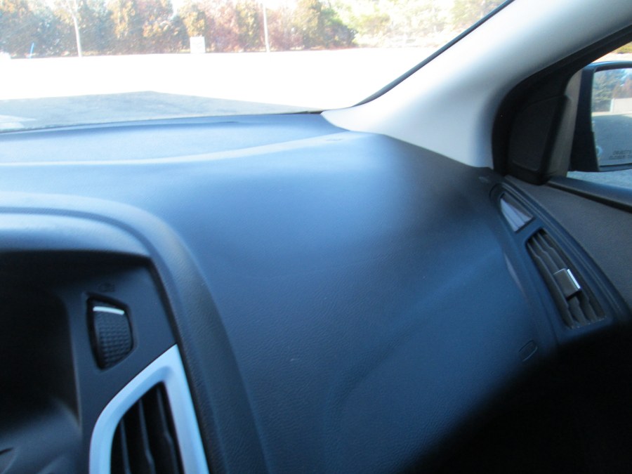 2013 Ford Focus 5dr HB SE, available for sale in Massapequa, New York | South Shore Auto Brokers & Sales. Massapequa, New York 2013 Ford Focus 5dr HB SE, available for sale in Massapequa, New York | South Shore Auto Brokers & Sales. Massapequa, New York
