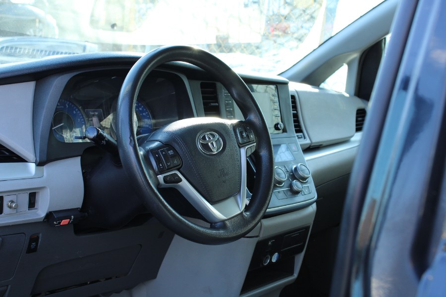2018 Toyota Sienna 2.4L Auto, available for sale in BROOKLYN, New York | Deals on Wheels International Auto. BROOKLYN, New York 2018 Toyota Sienna 2.4L Auto, available for sale in BROOKLYN, New York | Deals on Wheels International Auto. BROOKLYN, New York