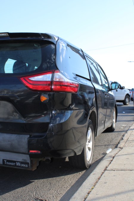 2018 Toyota Sienna 2.4L Auto, available for sale in BROOKLYN, New York | Deals on Wheels International Auto. BROOKLYN, New York 2018 Toyota Sienna 2.4L Auto, available for sale in BROOKLYN, New York | Deals on Wheels International Auto. BROOKLYN, New York
