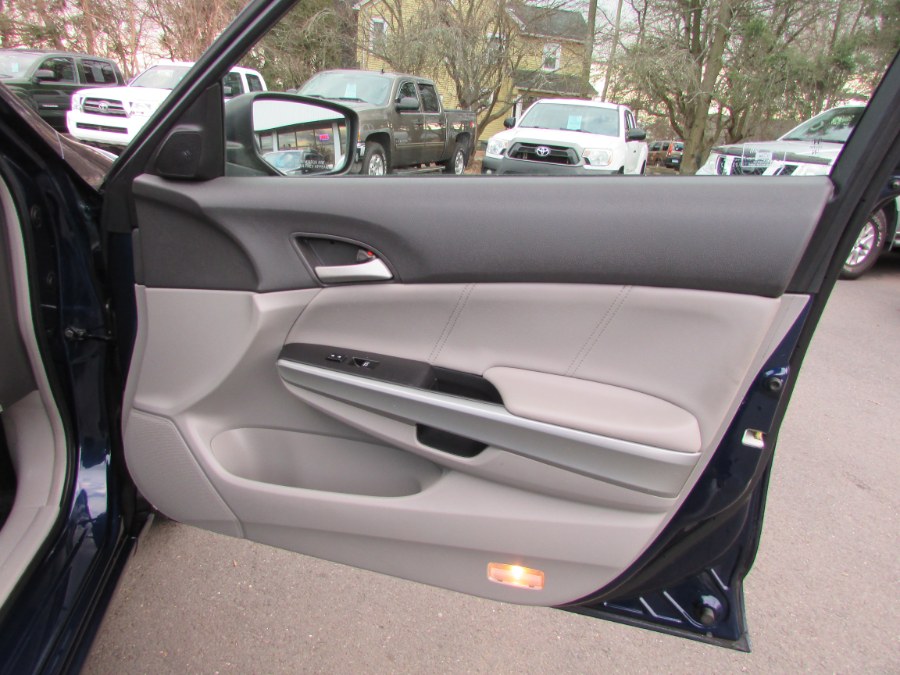 2009 Honda Accord Sdn 4dr V6 Auto EX-L, available for sale in East Windsor, Connecticut | United Auto Sales of E Windsor, Inc. East Windsor, Connecticut 2009 Honda Accord Sdn 4dr V6 Auto EX-L, available for sale in East Windsor, Connecticut | United Auto Sales of E Windsor, Inc. East Windsor, Connecticut