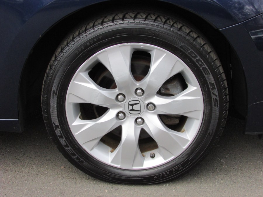 2009 Honda Accord Sdn 4dr V6 Auto EX-L, available for sale in East Windsor, Connecticut | United Auto Sales of E Windsor, Inc. East Windsor, Connecticut 2009 Honda Accord Sdn 4dr V6 Auto EX-L, available for sale in East Windsor, Connecticut | United Auto Sales of E Windsor, Inc. East Windsor, Connecticut
