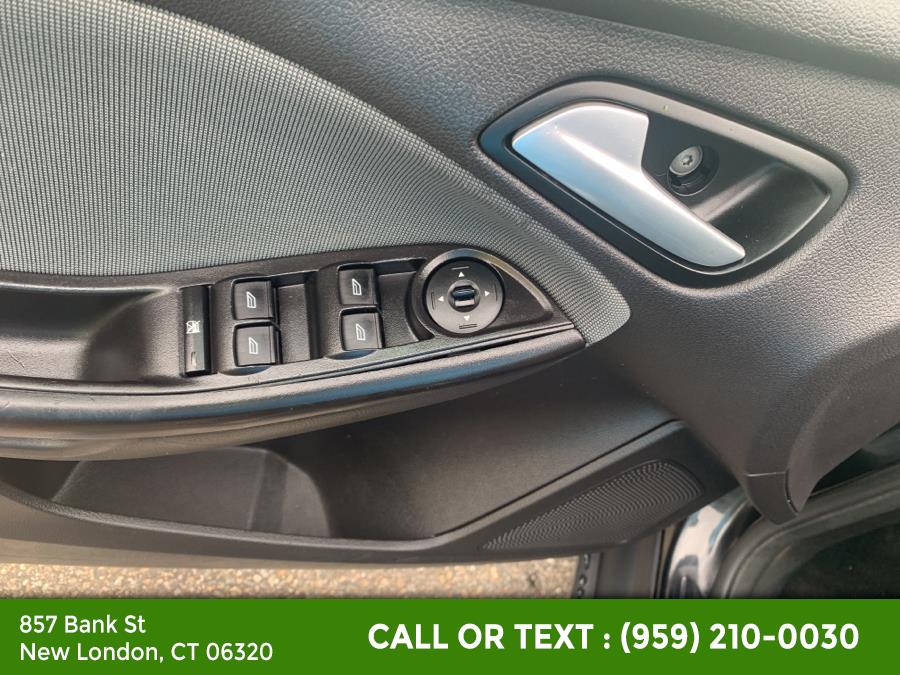 2014 Ford Focus 5dr HB SE, available for sale in New London, Connecticut | McAvoy Inc dba Town Hill Auto. New London, Connecticut 2014 Ford Focus 5dr HB SE, available for sale in New London, Connecticut | McAvoy Inc dba Town Hill Auto. New London, Connecticut