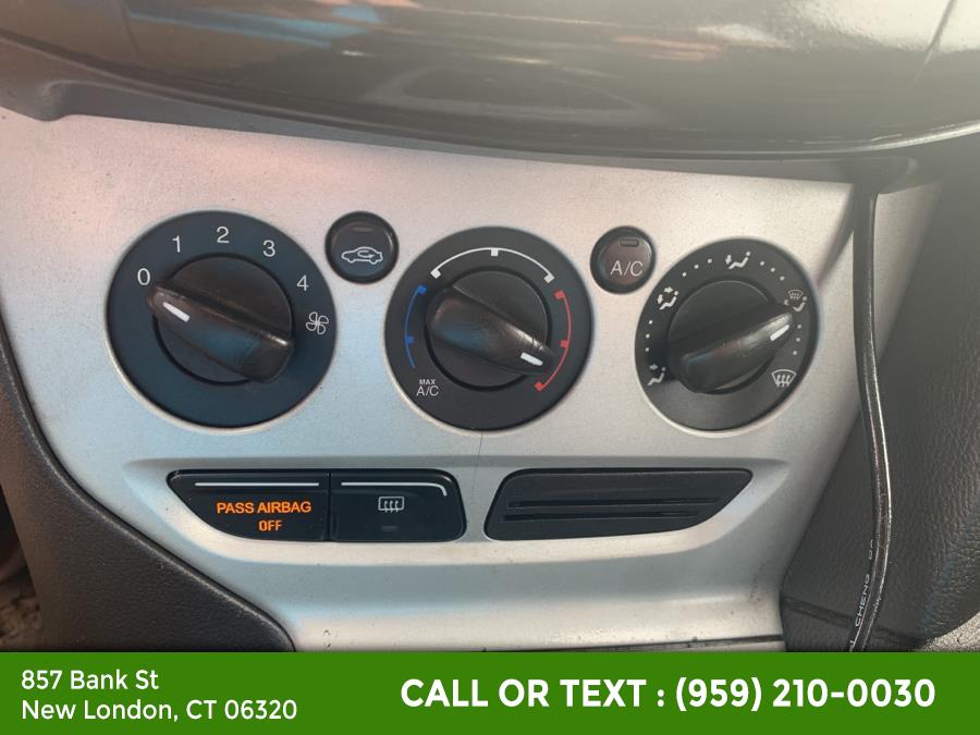 2014 Ford Focus 5dr HB SE, available for sale in New London, Connecticut | McAvoy Inc dba Town Hill Auto. New London, Connecticut 2014 Ford Focus 5dr HB SE, available for sale in New London, Connecticut | McAvoy Inc dba Town Hill Auto. New London, Connecticut