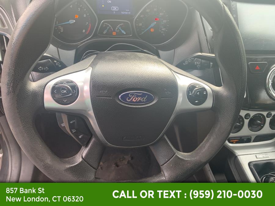 2014 Ford Focus 5dr HB SE, available for sale in New London, Connecticut | McAvoy Inc dba Town Hill Auto. New London, Connecticut 2014 Ford Focus 5dr HB SE, available for sale in New London, Connecticut | McAvoy Inc dba Town Hill Auto. New London, Connecticut