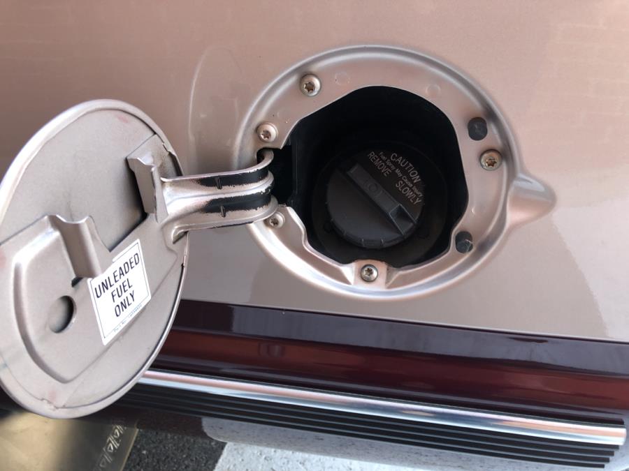 1992 GMC Suburban 1500 SLE 2WD, available for sale in Waterbury, Connecticut | National Auto Brokers, Inc.. Waterbury, Connecticut 1992 GMC Suburban 1500 SLE 2WD, available for sale in Waterbury, Connecticut | National Auto Brokers, Inc.. Waterbury, Connecticut