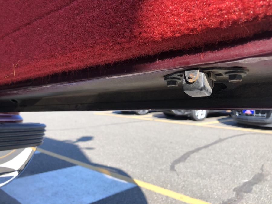 1992 GMC Suburban 1500 SLE 2WD, available for sale in Waterbury, Connecticut | National Auto Brokers, Inc.. Waterbury, Connecticut 1992 GMC Suburban 1500 SLE 2WD, available for sale in Waterbury, Connecticut | National Auto Brokers, Inc.. Waterbury, Connecticut