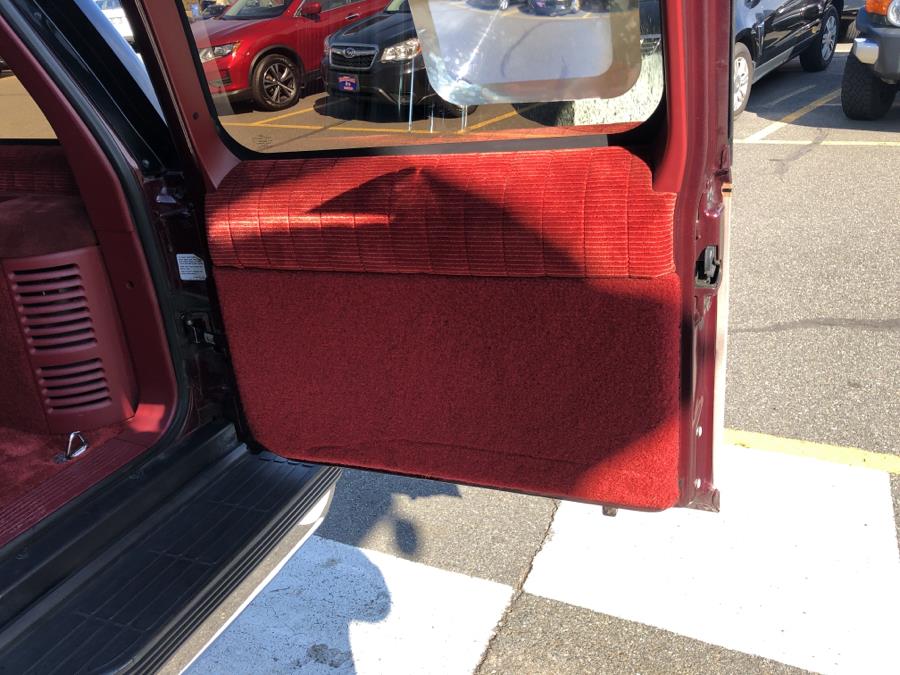 1992 GMC Suburban 1500 SLE 2WD, available for sale in Waterbury, Connecticut | National Auto Brokers, Inc.. Waterbury, Connecticut 1992 GMC Suburban 1500 SLE 2WD, available for sale in Waterbury, Connecticut | National Auto Brokers, Inc.. Waterbury, Connecticut