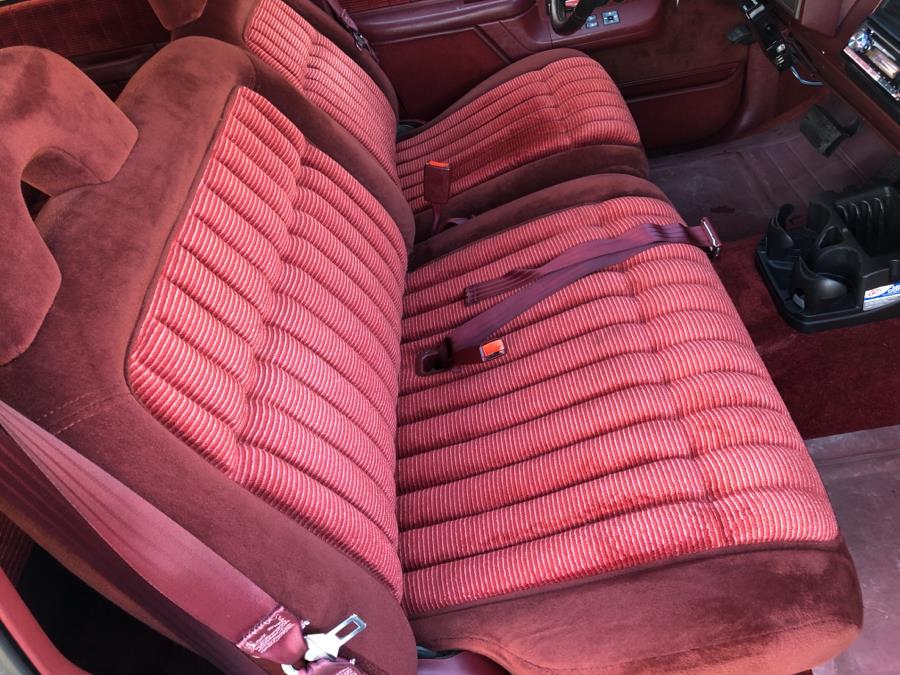 1992 GMC Suburban 1500 SLE 2WD, available for sale in Waterbury, Connecticut | National Auto Brokers, Inc.. Waterbury, Connecticut 1992 GMC Suburban 1500 SLE 2WD, available for sale in Waterbury, Connecticut | National Auto Brokers, Inc.. Waterbury, Connecticut