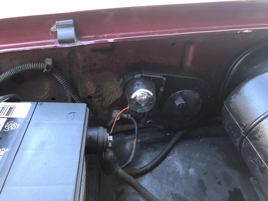 1992 GMC Suburban 1500 SLE 2WD, available for sale in Waterbury, Connecticut | National Auto Brokers, Inc.. Waterbury, Connecticut 1992 GMC Suburban 1500 SLE 2WD, available for sale in Waterbury, Connecticut | National Auto Brokers, Inc.. Waterbury, Connecticut