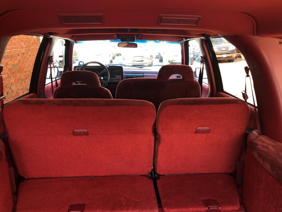 1992 GMC Suburban 1500 SLE 2WD, available for sale in Waterbury, Connecticut | National Auto Brokers, Inc.. Waterbury, Connecticut 1992 GMC Suburban 1500 SLE 2WD, available for sale in Waterbury, Connecticut | National Auto Brokers, Inc.. Waterbury, Connecticut