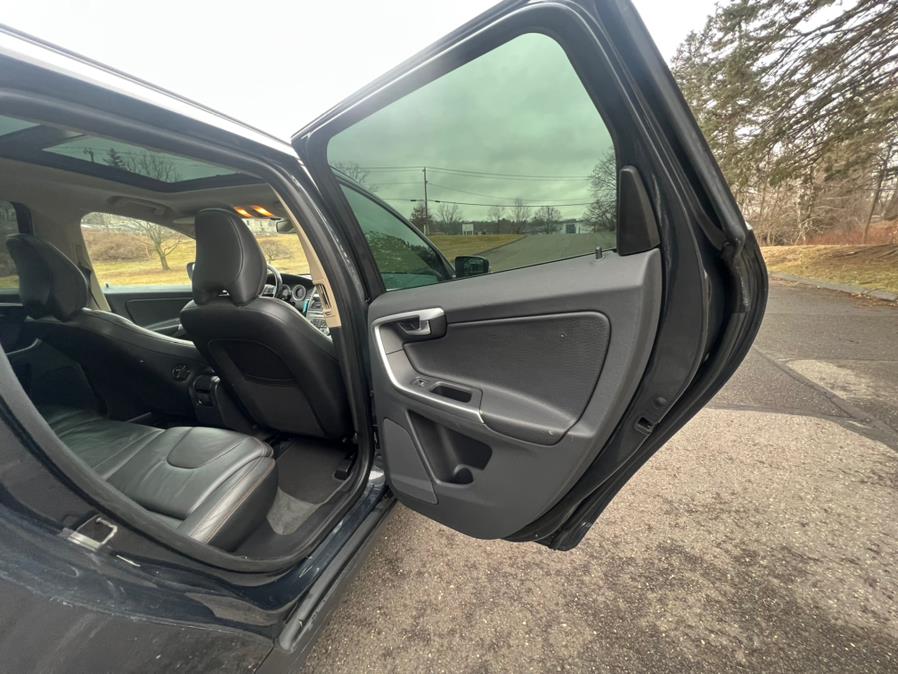2010 Volvo XC60 AWD 4dr 3.0T w/Moonroof, available for sale in Waterbury, Connecticut | Platinum Auto Care. Waterbury, Connecticut 2010 Volvo XC60 AWD 4dr 3.0T w/Moonroof, available for sale in Waterbury, Connecticut | Platinum Auto Care. Waterbury, Connecticut