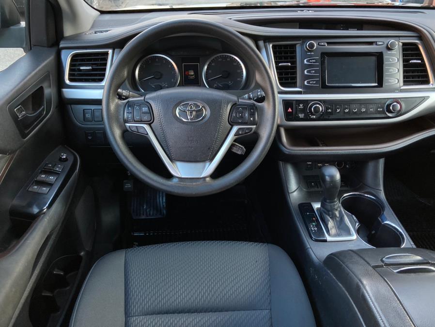 2019 Toyota Highlander LE Plus V6 AWD (Natl), available for sale in Brooklyn, New York | Carsbuck Inc.. Brooklyn, New York 2019 Toyota Highlander LE Plus V6 AWD (Natl), available for sale in Brooklyn, New York | Carsbuck Inc.. Brooklyn, New York