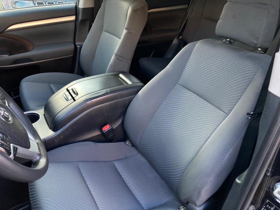 2019 Toyota Highlander LE Plus V6 AWD (Natl), available for sale in Brooklyn, New York | Carsbuck Inc.. Brooklyn, New York 2019 Toyota Highlander LE Plus V6 AWD (Natl), available for sale in Brooklyn, New York | Carsbuck Inc.. Brooklyn, New York