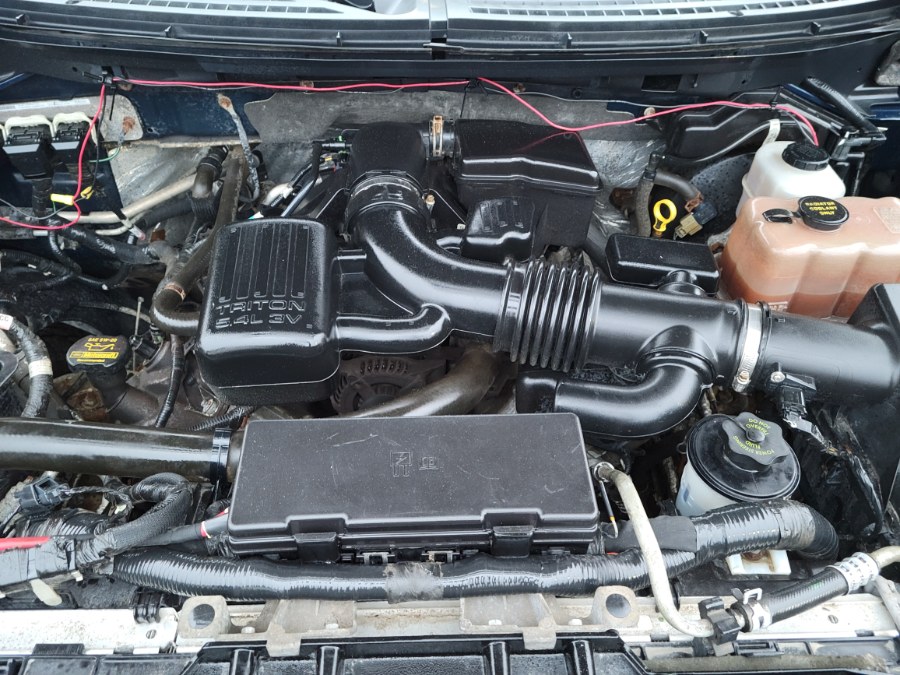 2010 Ford F-150 XLT 4WD Crew Cab 5.4 V8 Triton, available for sale in East Windsor, Connecticut | Toro Auto. East Windsor, Connecticut 2010 Ford F-150 XLT 4WD Crew Cab 5.4 V8 Triton, available for sale in East Windsor, Connecticut | Toro Auto. East Windsor, Connecticut