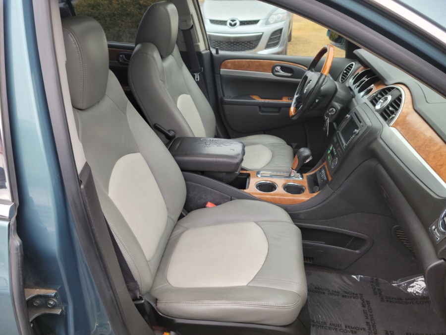 2009 Buick Enclave AWD 4dr CX Learher DVD Sunroof, available for sale in East Windsor, Connecticut | Toro Auto. East Windsor, Connecticut 2009 Buick Enclave AWD 4dr CX Learher DVD Sunroof, available for sale in East Windsor, Connecticut | Toro Auto. East Windsor, Connecticut