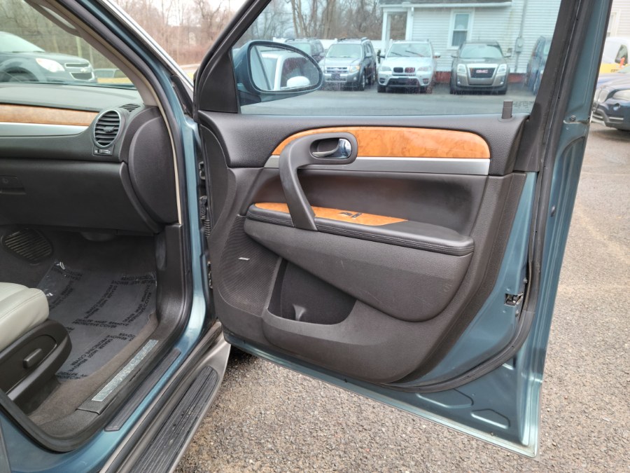 2009 Buick Enclave AWD 4dr CX Learher DVD Sunroof, available for sale in East Windsor, Connecticut | Toro Auto. East Windsor, Connecticut 2009 Buick Enclave AWD 4dr CX Learher DVD Sunroof, available for sale in East Windsor, Connecticut | Toro Auto. East Windsor, Connecticut