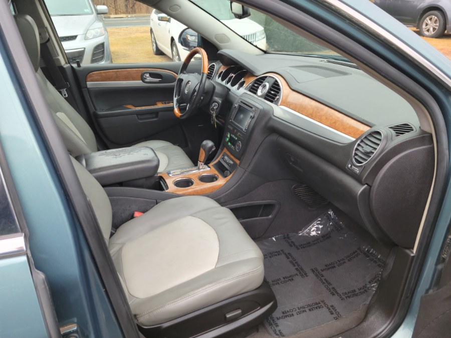 2009 Buick Enclave AWD 4dr CX Learher DVD Sunroof, available for sale in East Windsor, Connecticut | Toro Auto. East Windsor, Connecticut 2009 Buick Enclave AWD 4dr CX Learher DVD Sunroof, available for sale in East Windsor, Connecticut | Toro Auto. East Windsor, Connecticut