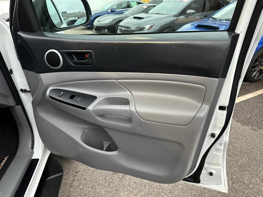 2014 Toyota Tacoma 4WD Access Cab V6 AT (Natl), available for sale in South Windsor, Connecticut | Mike And Tony Auto Sales, Inc. South Windsor, Connecticut 2014 Toyota Tacoma 4WD Access Cab V6 AT (Natl), available for sale in South Windsor, Connecticut | Mike And Tony Auto Sales, Inc. South Windsor, Connecticut