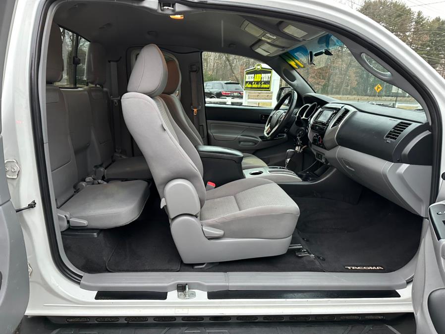 2014 Toyota Tacoma 4WD Access Cab V6 AT (Natl), available for sale in South Windsor, Connecticut | Mike And Tony Auto Sales, Inc. South Windsor, Connecticut 2014 Toyota Tacoma 4WD Access Cab V6 AT (Natl), available for sale in South Windsor, Connecticut | Mike And Tony Auto Sales, Inc. South Windsor, Connecticut