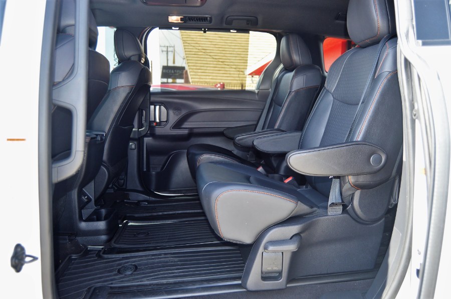 2021 Toyota Sienna XSE FWD 7-Passenger (Natl), available for sale in Moreno Valley, California | Fusion Motors Inc. Moreno Valley, California 2021 Toyota Sienna XSE FWD 7-Passenger (Natl), available for sale in Moreno Valley, California | Fusion Motors Inc. Moreno Valley, California