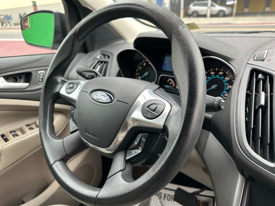 2014 Ford Escape FWD 4dr SE, available for sale in Brooklyn, New York | Wide World Inc. Brooklyn, New York 2014 Ford Escape FWD 4dr SE, available for sale in Brooklyn, New York | Wide World Inc. Brooklyn, New York