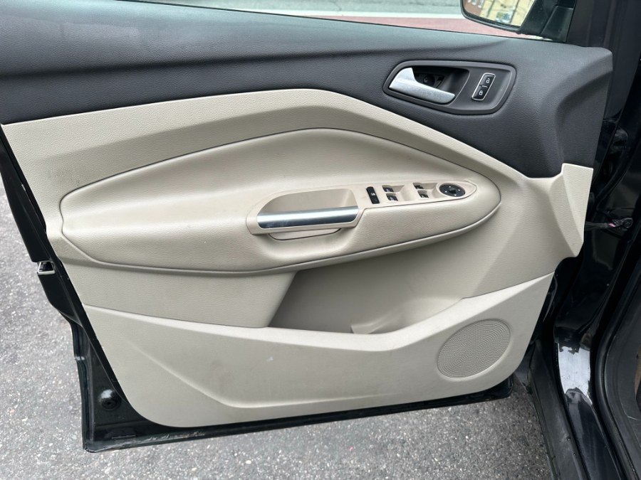 2014 Ford Escape FWD 4dr SE, available for sale in Brooklyn, New York | Wide World Inc. Brooklyn, New York 2014 Ford Escape FWD 4dr SE, available for sale in Brooklyn, New York | Wide World Inc. Brooklyn, New York