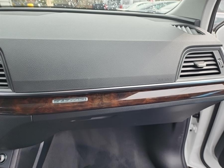 2019 Audi Q5 Premium Plus 45 TFSI quattro, available for sale in Islip, New York | L.I. Auto Gallery. Islip, New York 2019 Audi Q5 Premium Plus 45 TFSI quattro, available for sale in Islip, New York | L.I. Auto Gallery. Islip, New York