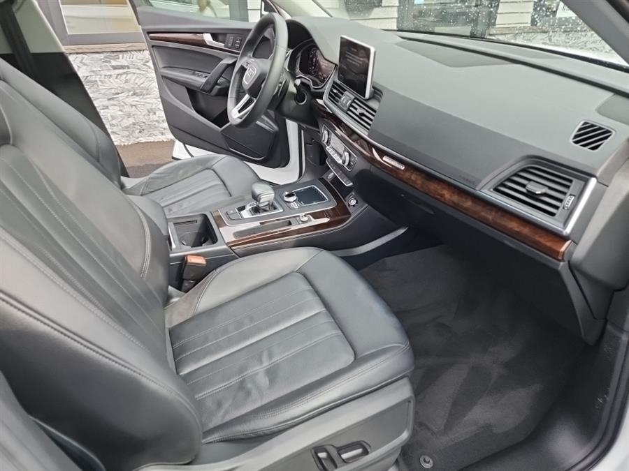 2019 Audi Q5 Premium Plus 45 TFSI quattro, available for sale in Islip, New York | L.I. Auto Gallery. Islip, New York 2019 Audi Q5 Premium Plus 45 TFSI quattro, available for sale in Islip, New York | L.I. Auto Gallery. Islip, New York