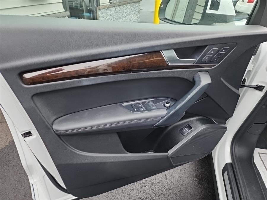 2019 Audi Q5 Premium Plus 45 TFSI quattro, available for sale in Islip, New York | L.I. Auto Gallery. Islip, New York 2019 Audi Q5 Premium Plus 45 TFSI quattro, available for sale in Islip, New York | L.I. Auto Gallery. Islip, New York