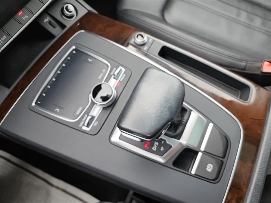 2019 Audi Q5 Premium Plus 45 TFSI quattro, available for sale in Islip, New York | L.I. Auto Gallery. Islip, New York 2019 Audi Q5 Premium Plus 45 TFSI quattro, available for sale in Islip, New York | L.I. Auto Gallery. Islip, New York