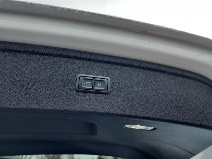 2019 Audi Q5 Premium Plus 45 TFSI quattro, available for sale in Islip, New York | L.I. Auto Gallery. Islip, New York 2019 Audi Q5 Premium Plus 45 TFSI quattro, available for sale in Islip, New York | L.I. Auto Gallery. Islip, New York