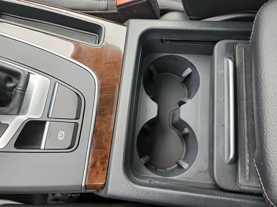 2019 Audi Q5 Premium Plus 45 TFSI quattro, available for sale in Islip, New York | L.I. Auto Gallery. Islip, New York 2019 Audi Q5 Premium Plus 45 TFSI quattro, available for sale in Islip, New York | L.I. Auto Gallery. Islip, New York