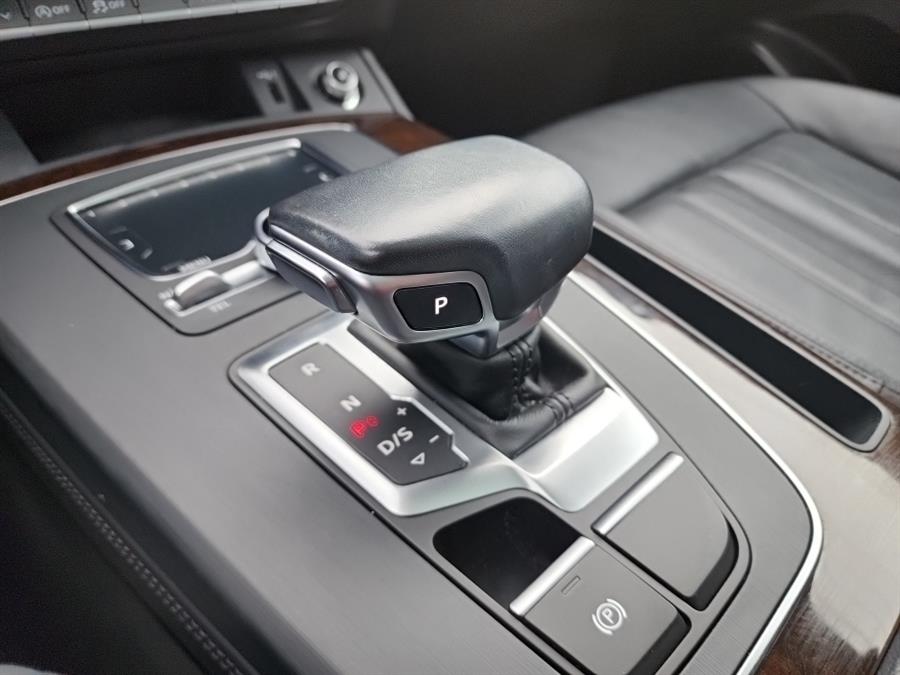 2019 Audi Q5 Premium Plus 45 TFSI quattro, available for sale in Islip, New York | L.I. Auto Gallery. Islip, New York 2019 Audi Q5 Premium Plus 45 TFSI quattro, available for sale in Islip, New York | L.I. Auto Gallery. Islip, New York
