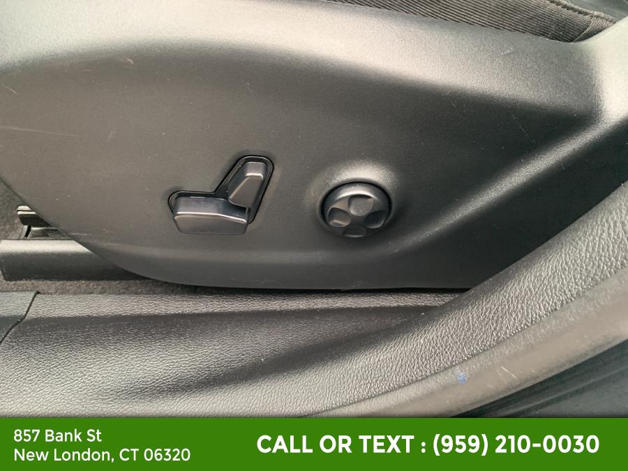 2019 Jeep Cherokee Limited 4x4, available for sale in New London, Connecticut | McAvoy Inc dba Town Hill Auto. New London, Connecticut 2019 Jeep Cherokee Limited 4x4, available for sale in New London, Connecticut | McAvoy Inc dba Town Hill Auto. New London, Connecticut