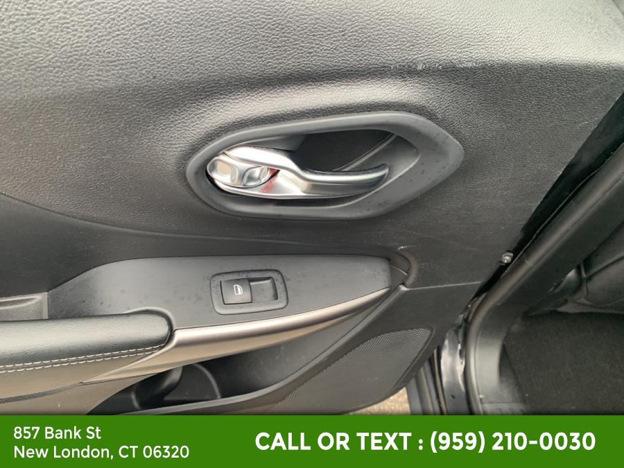 2019 Jeep Cherokee Limited 4x4, available for sale in New London, Connecticut | McAvoy Inc dba Town Hill Auto. New London, Connecticut 2019 Jeep Cherokee Limited 4x4, available for sale in New London, Connecticut | McAvoy Inc dba Town Hill Auto. New London, Connecticut