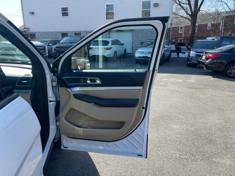 2017 Ford Explorer XLT 4WD, available for sale in Irvington, New Jersey | Elis Motors Corp. Irvington, New Jersey 2017 Ford Explorer XLT 4WD, available for sale in Irvington, New Jersey | Elis Motors Corp. Irvington, New Jersey