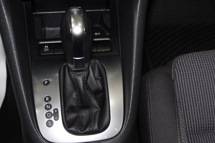 2013 Volkswagen Golf 4dr HB Auto w/Conv PZEV, available for sale in Plainville, Connecticut | New England Auto Sales LLC. Plainville, Connecticut 2013 Volkswagen Golf 4dr HB Auto w/Conv PZEV, available for sale in Plainville, Connecticut | New England Auto Sales LLC. Plainville, Connecticut