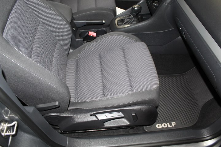 2013 Volkswagen Golf 4dr HB Auto w/Conv PZEV, available for sale in Plainville, Connecticut | New England Auto Sales LLC. Plainville, Connecticut 2013 Volkswagen Golf 4dr HB Auto w/Conv PZEV, available for sale in Plainville, Connecticut | New England Auto Sales LLC. Plainville, Connecticut