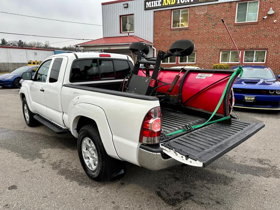 2014 Toyota Tacoma 4WD Access Cab V6 AT (Natl), available for sale in South Windsor, Connecticut | Mike And Tony Auto Sales, Inc. South Windsor, Connecticut 2014 Toyota Tacoma 4WD Access Cab V6 AT (Natl), available for sale in South Windsor, Connecticut | Mike And Tony Auto Sales, Inc. South Windsor, Connecticut