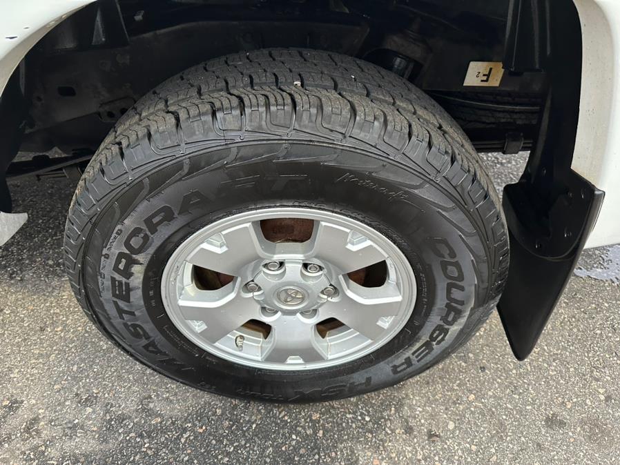 2014 Toyota Tacoma 4WD Access Cab V6 AT (Natl), available for sale in South Windsor, Connecticut | Mike And Tony Auto Sales, Inc. South Windsor, Connecticut 2014 Toyota Tacoma 4WD Access Cab V6 AT (Natl), available for sale in South Windsor, Connecticut | Mike And Tony Auto Sales, Inc. South Windsor, Connecticut