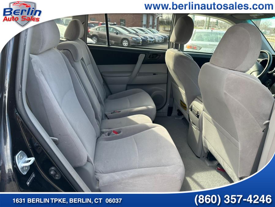 2009 Toyota Highlander 4WD 4dr V6 Base, available for sale in Berlin, Connecticut | Berlin Auto Sales LLC. Berlin, Connecticut 2009 Toyota Highlander 4WD 4dr V6 Base, available for sale in Berlin, Connecticut | Berlin Auto Sales LLC. Berlin, Connecticut