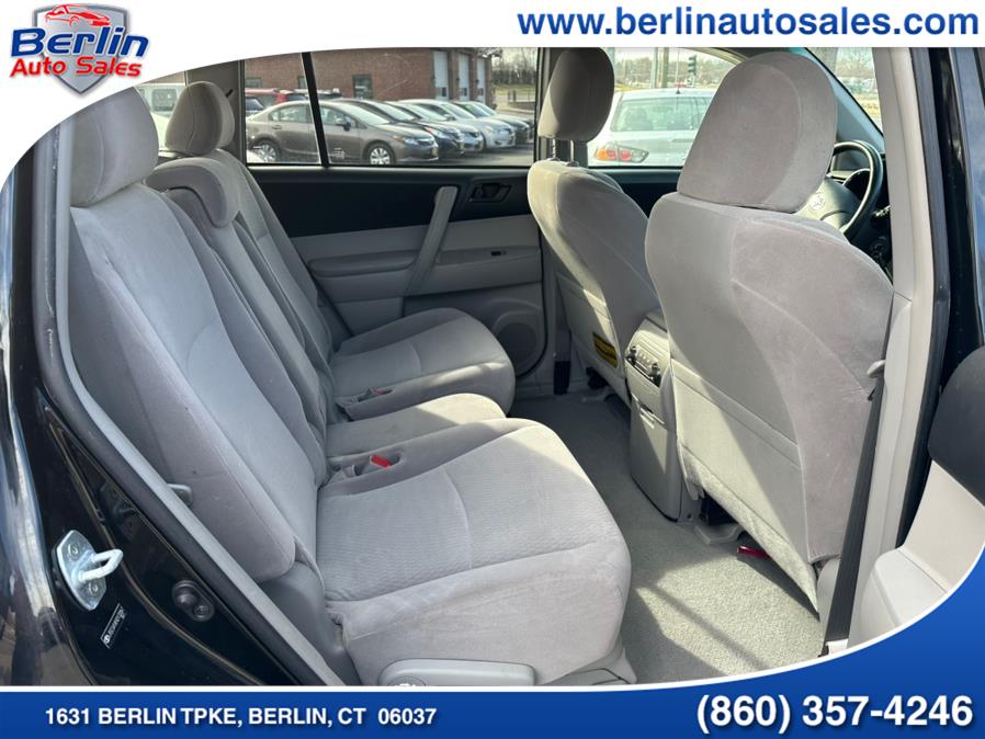 2009 Toyota Highlander 4WD 4dr V6 Base, available for sale in Berlin, Connecticut | Berlin Auto Sales LLC. Berlin, Connecticut 2009 Toyota Highlander 4WD 4dr V6 Base, available for sale in Berlin, Connecticut | Berlin Auto Sales LLC. Berlin, Connecticut